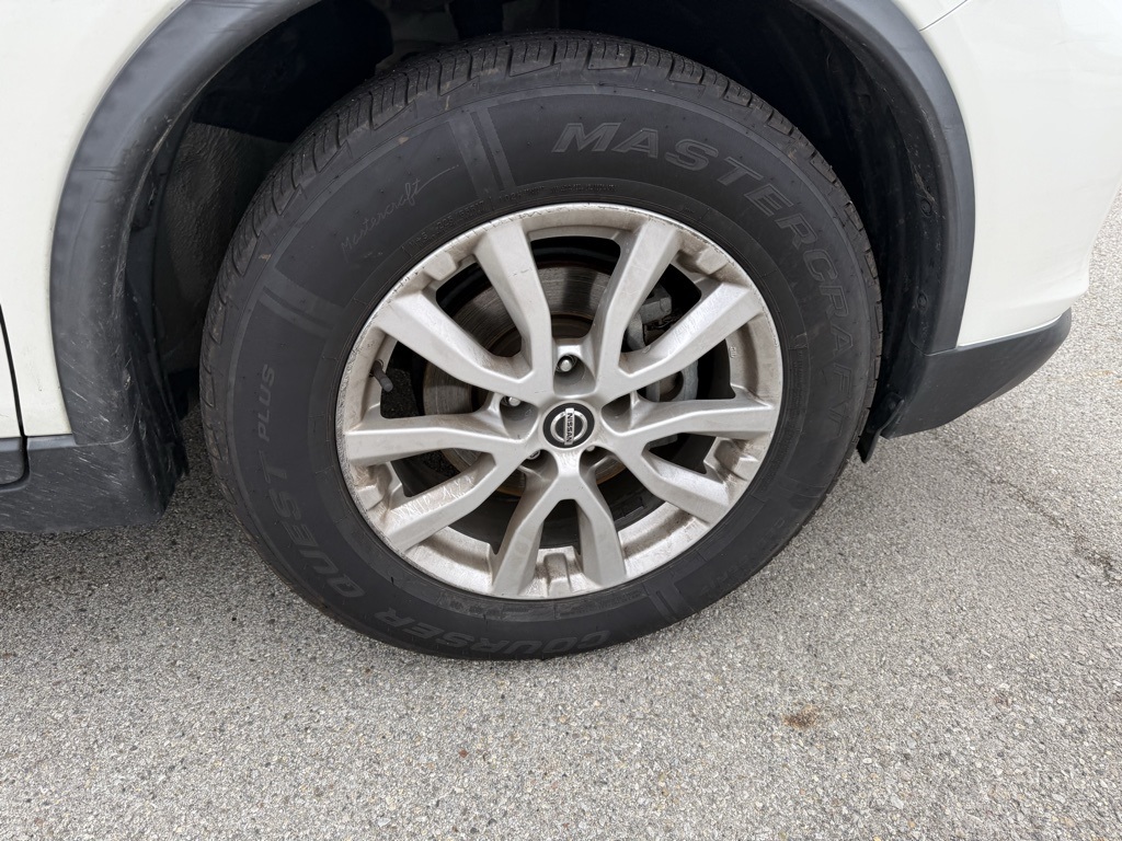 2020 Nissan Rogue SV photo 13