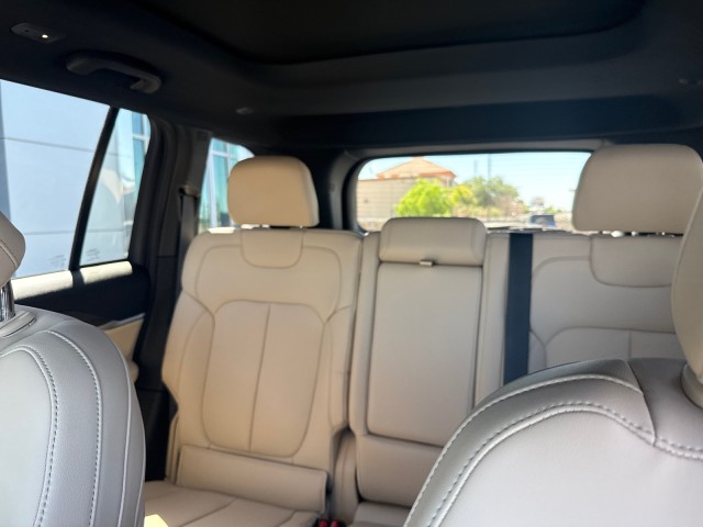 2025 Jeep Grand Cherokee Limited photo 8