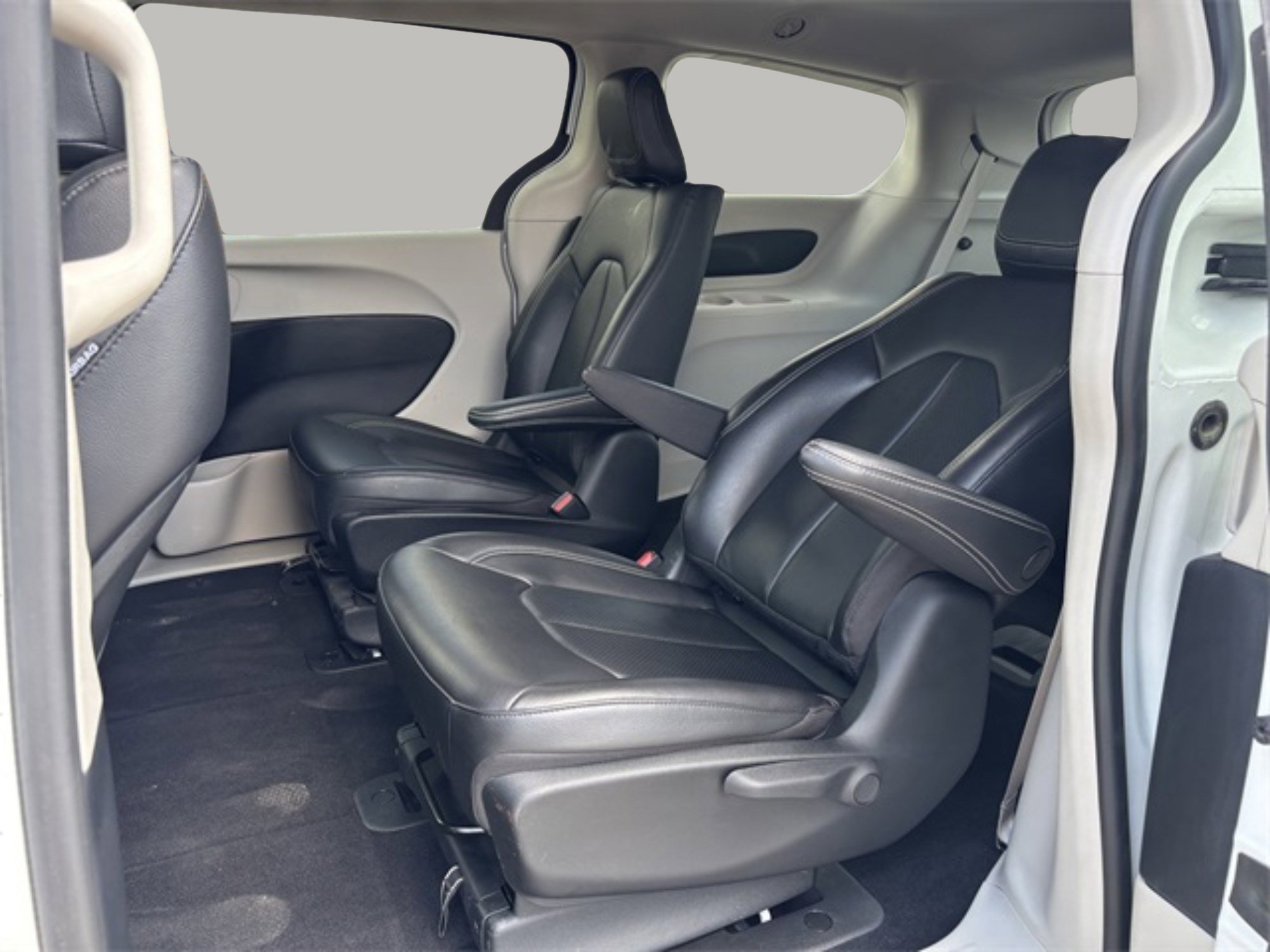 2022 Chrysler Pacifica Touring L photo 21