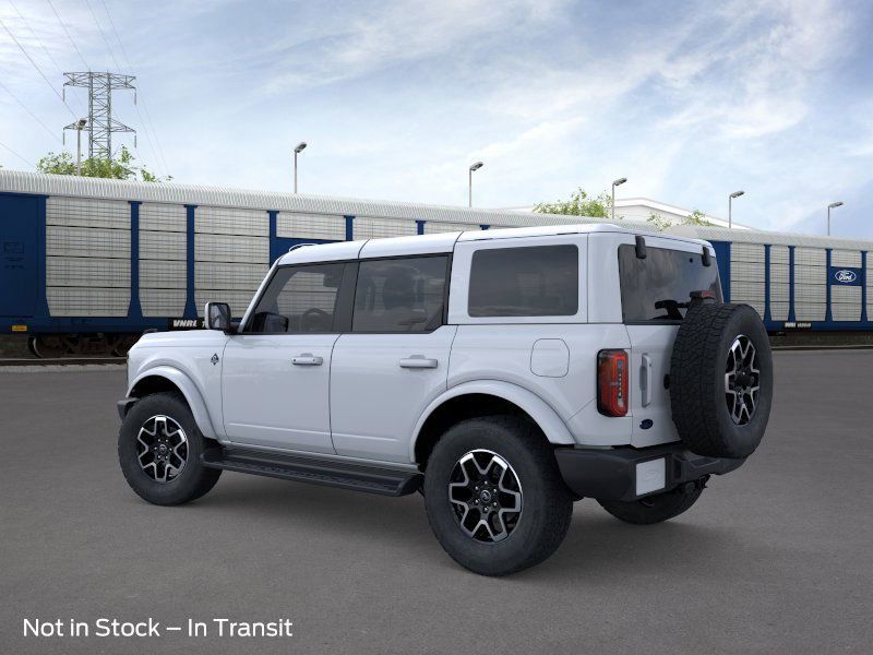 2025 Ford Bronco Outer Banks photo 3
