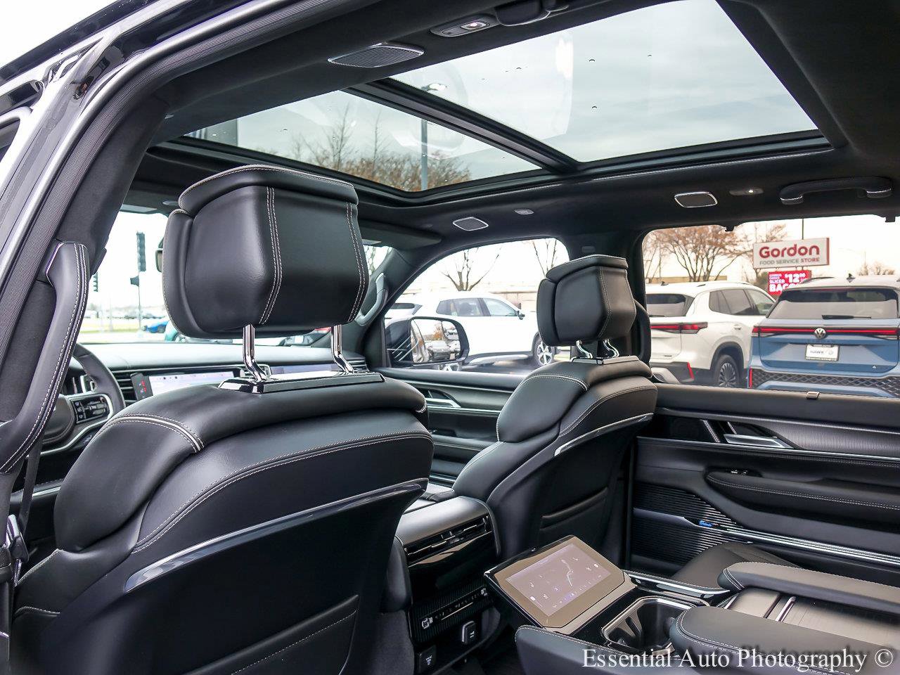 2023 JEEP GRAND WAGONEER - Image 10