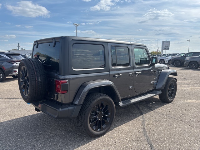 2022 Jeep Wrangler Unlimited Sahara 4xe photo 2