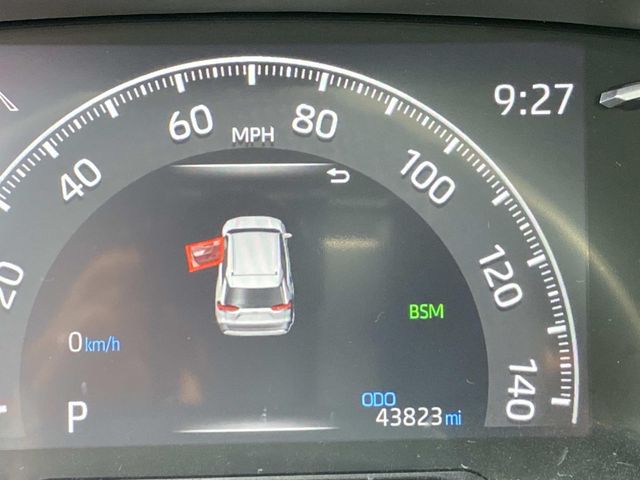 2023 Toyota RAV4 XLE photo 31