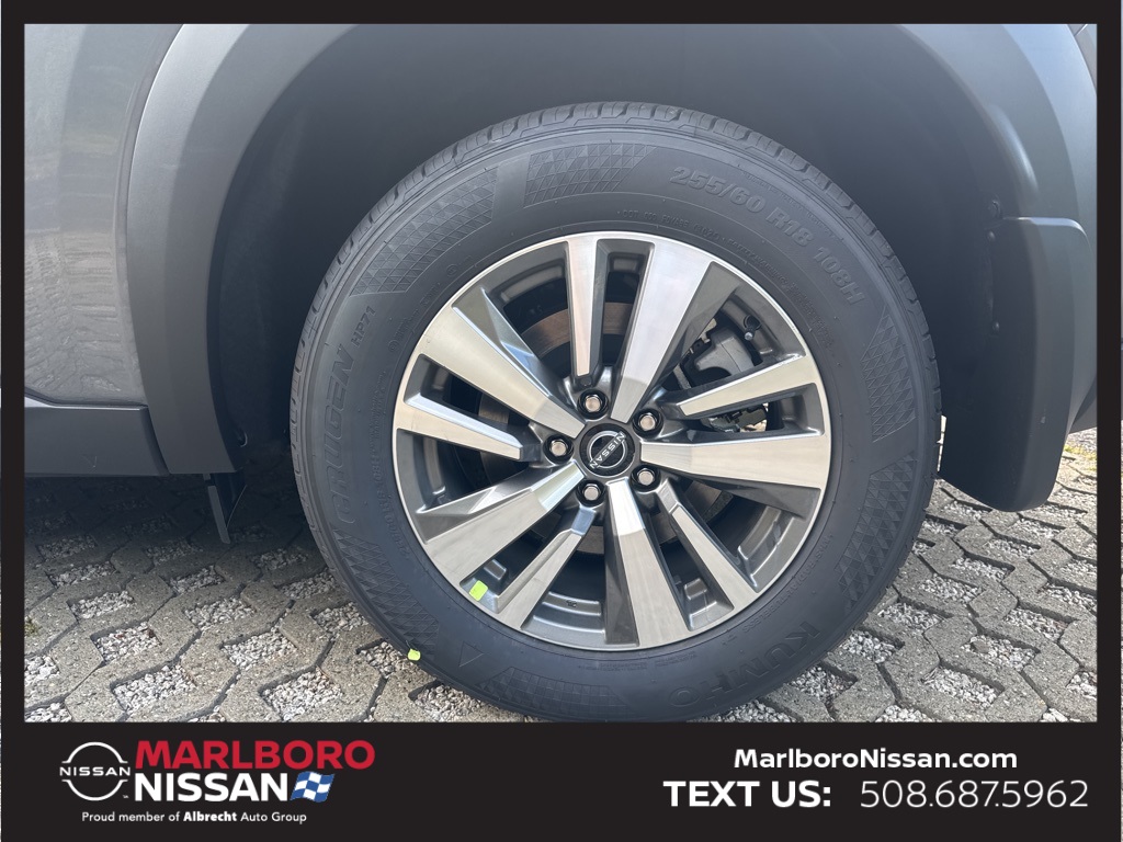 2025 Nissan Pathfinder SL photo 10