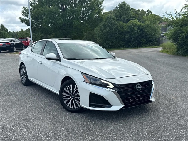 2023 Nissan Altima 2.5 SV photo 2