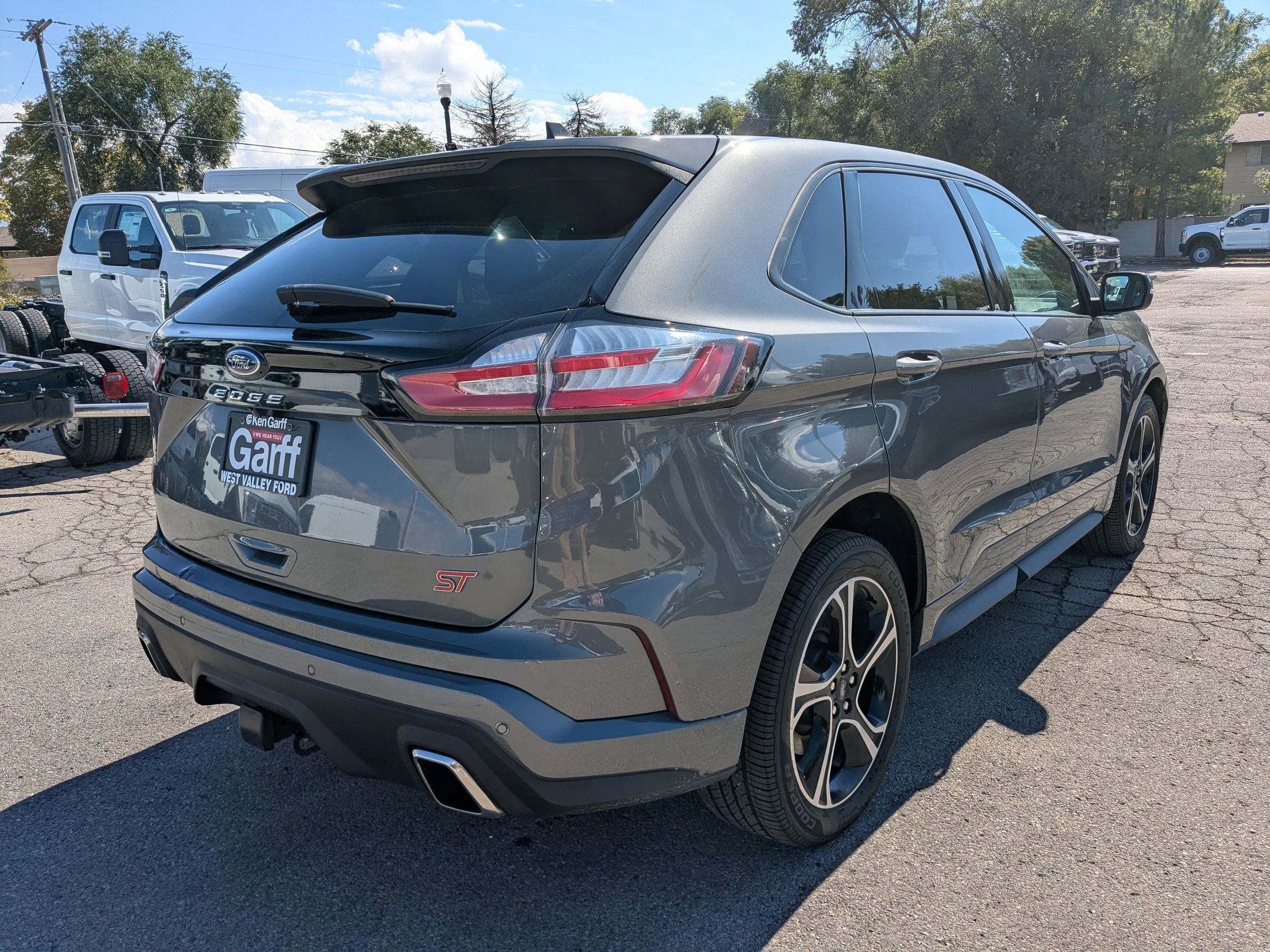 2022 Ford Edge ST photo 3
