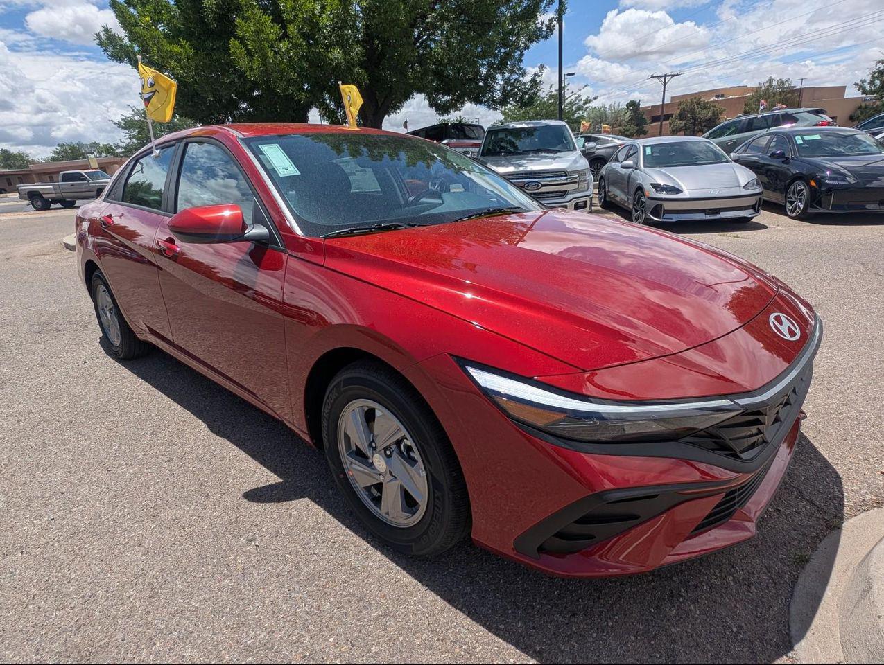 2025 Hyundai Elantra SE photo 8