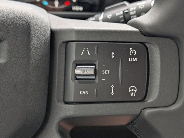 2025 Land Rover Defender 110 S photo 23