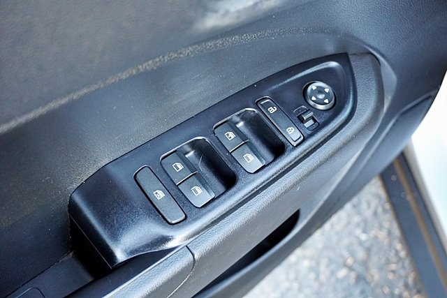 Used 2023 Silver Hyundai SE image 21