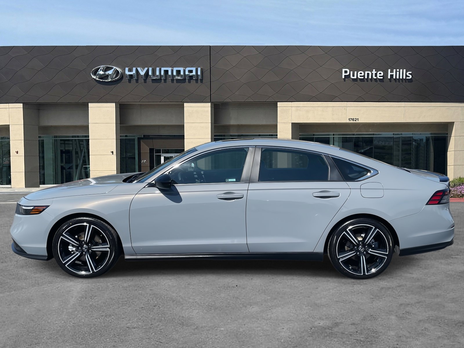 2023 Honda Accord Hybrid Sport photo 3