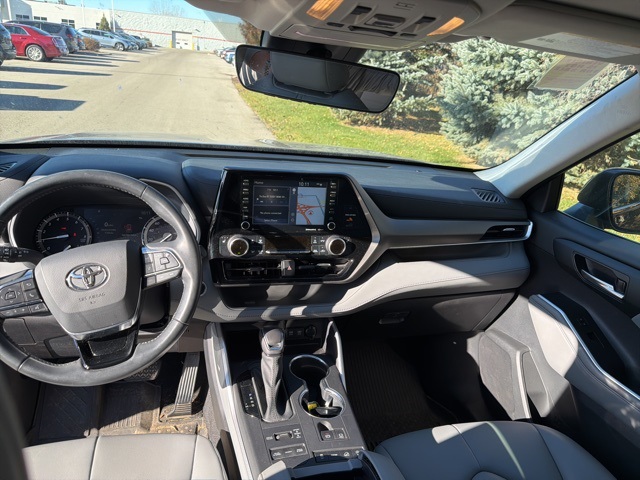 2021 Toyota Highlander XLE photo 4