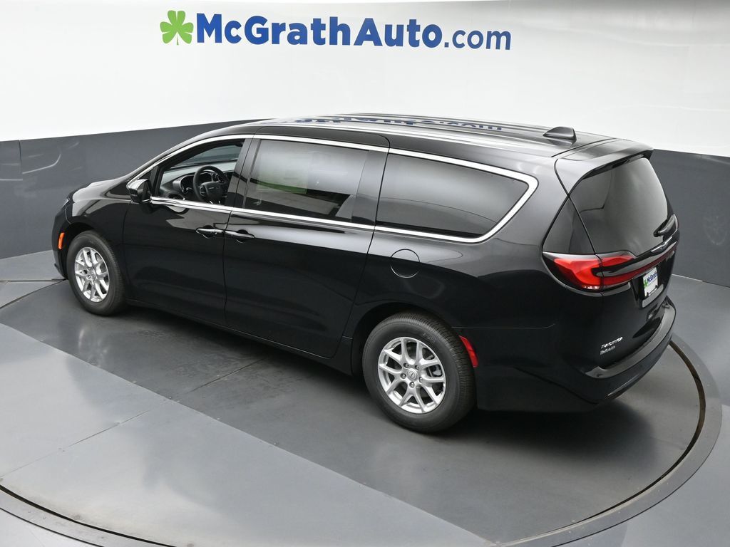 2026 Chrysler Pacifica photo 27