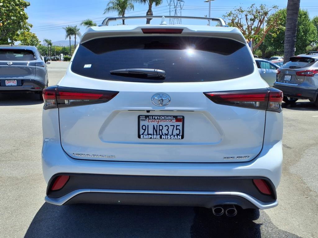 2024 Toyota Highlander LE photo 4