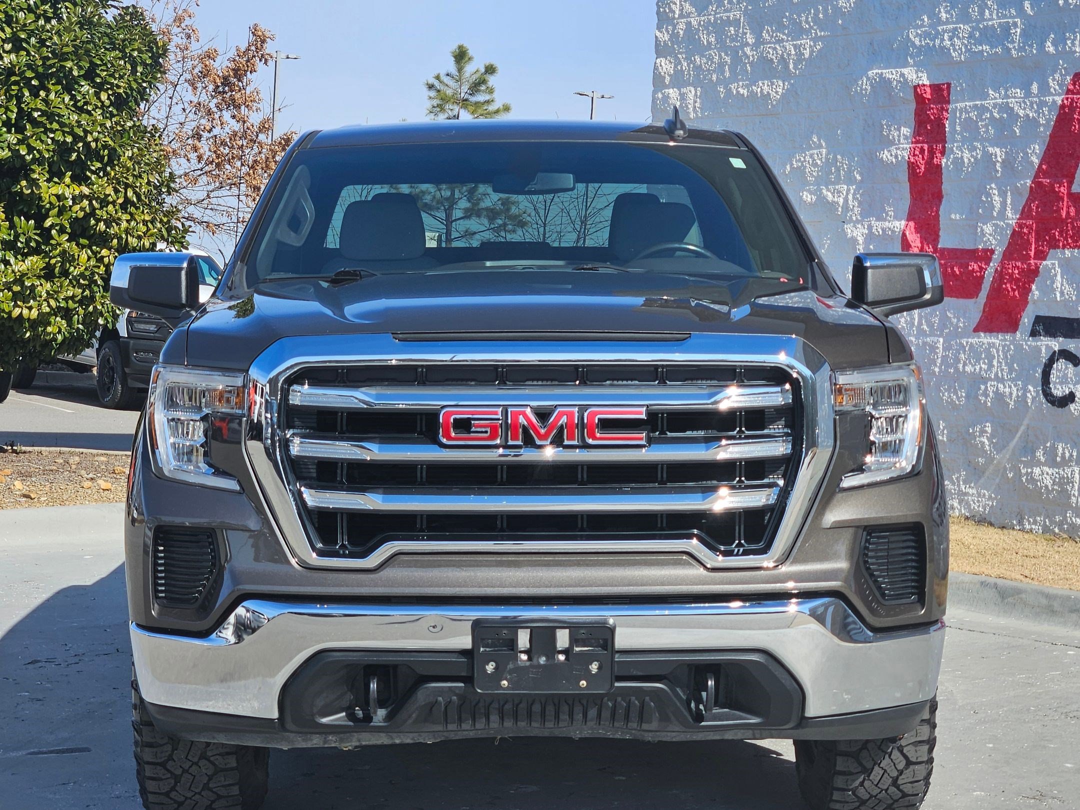 Used 2020 GMC Sierra 1500 SLE with VIN 1GTU9BEDXLZ135047 for sale in Little Rock