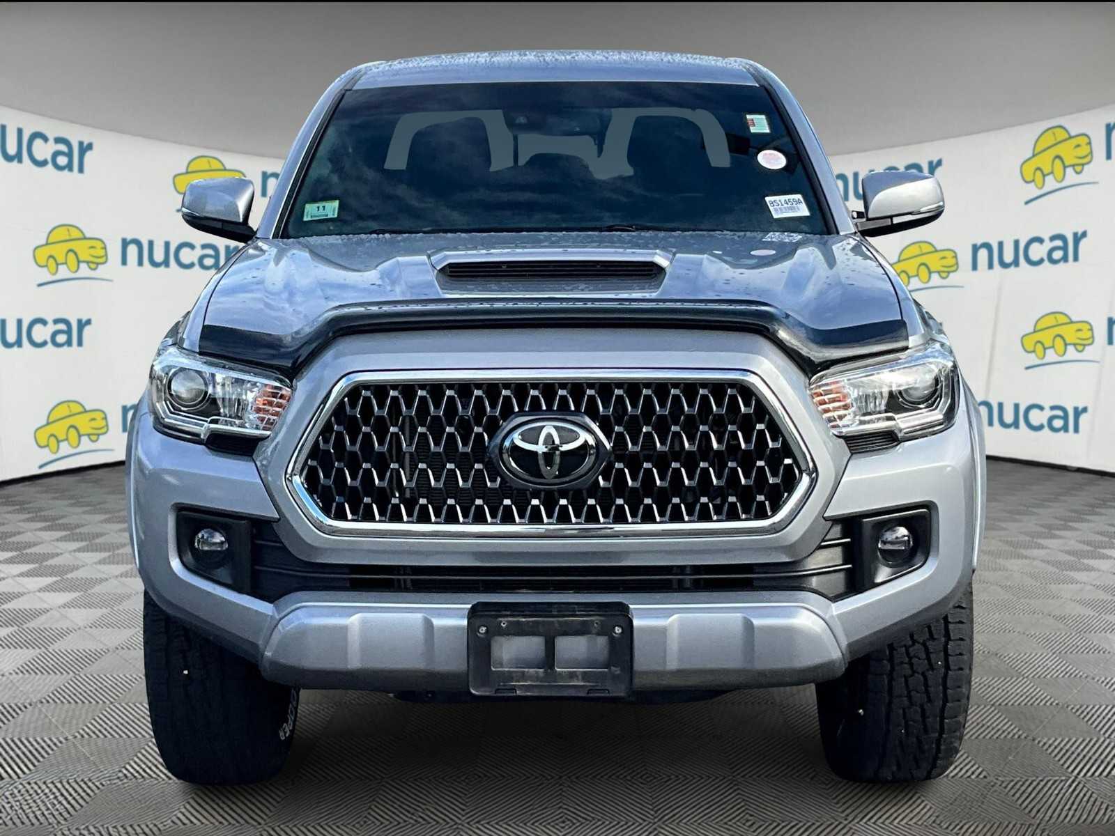 2019 Toyota Tacoma TRD Sport photo 2