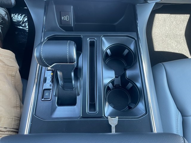 2025 Ford F-150 Lightning Flash photo 35