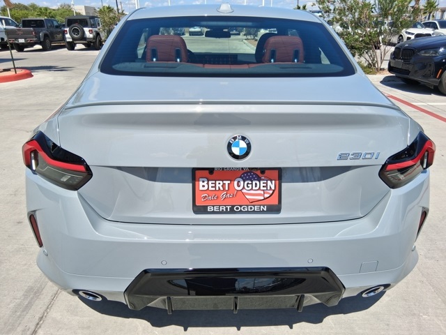 2026 Bmw 230i photo 4