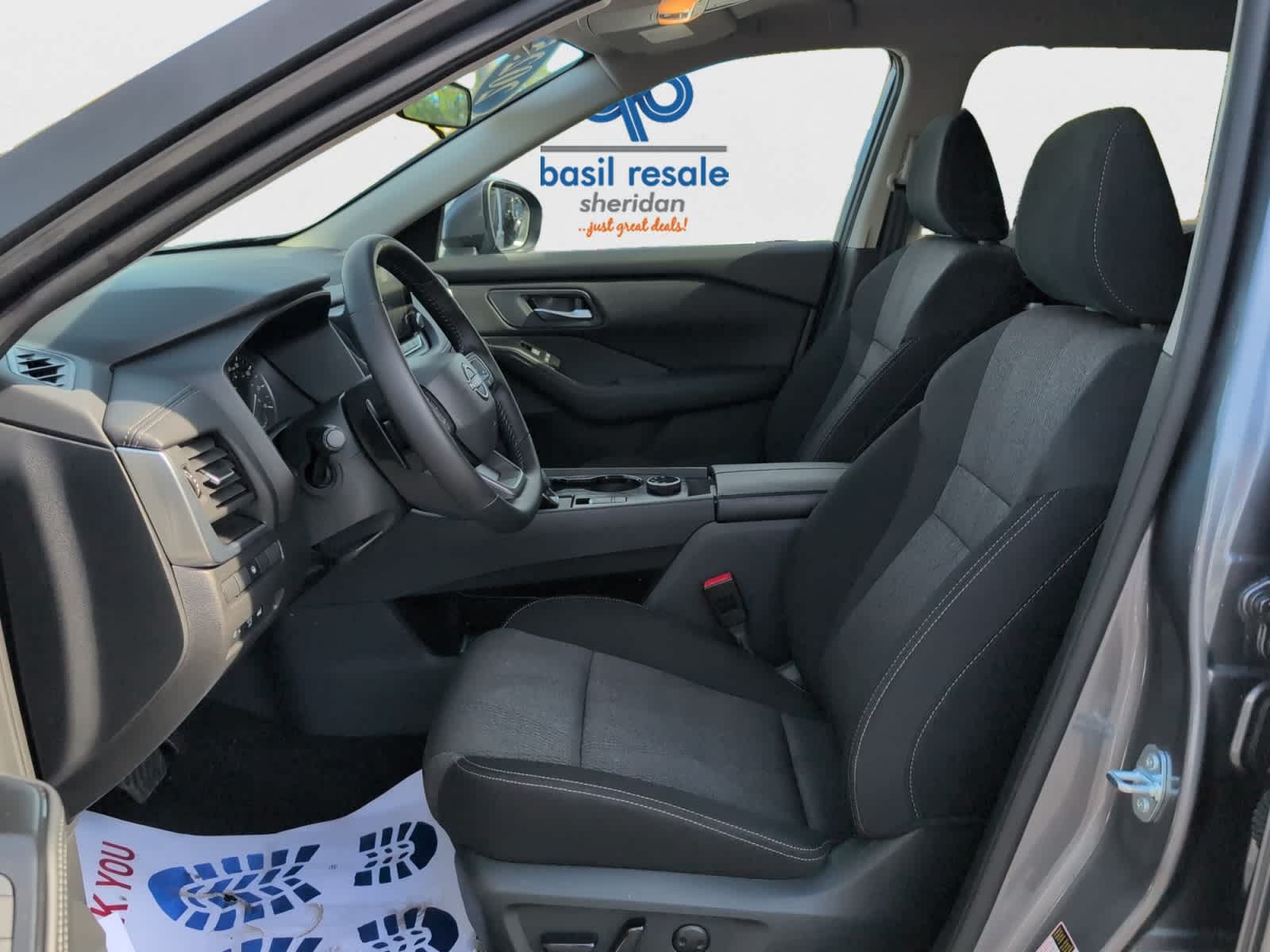2025 Nissan Rogue SV photo 9