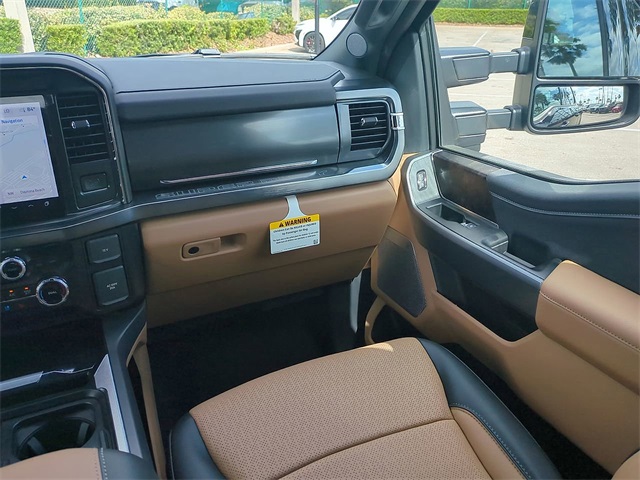 2025 Ford F-350 Lariat photo 15