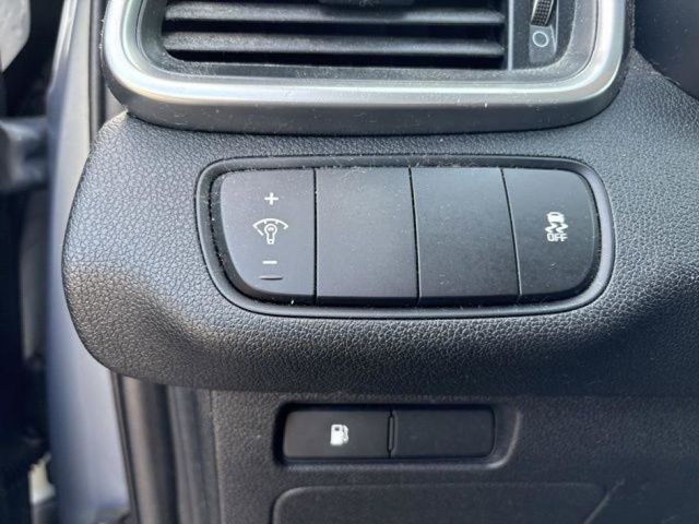 2020 Kia Sorento LX photo 18