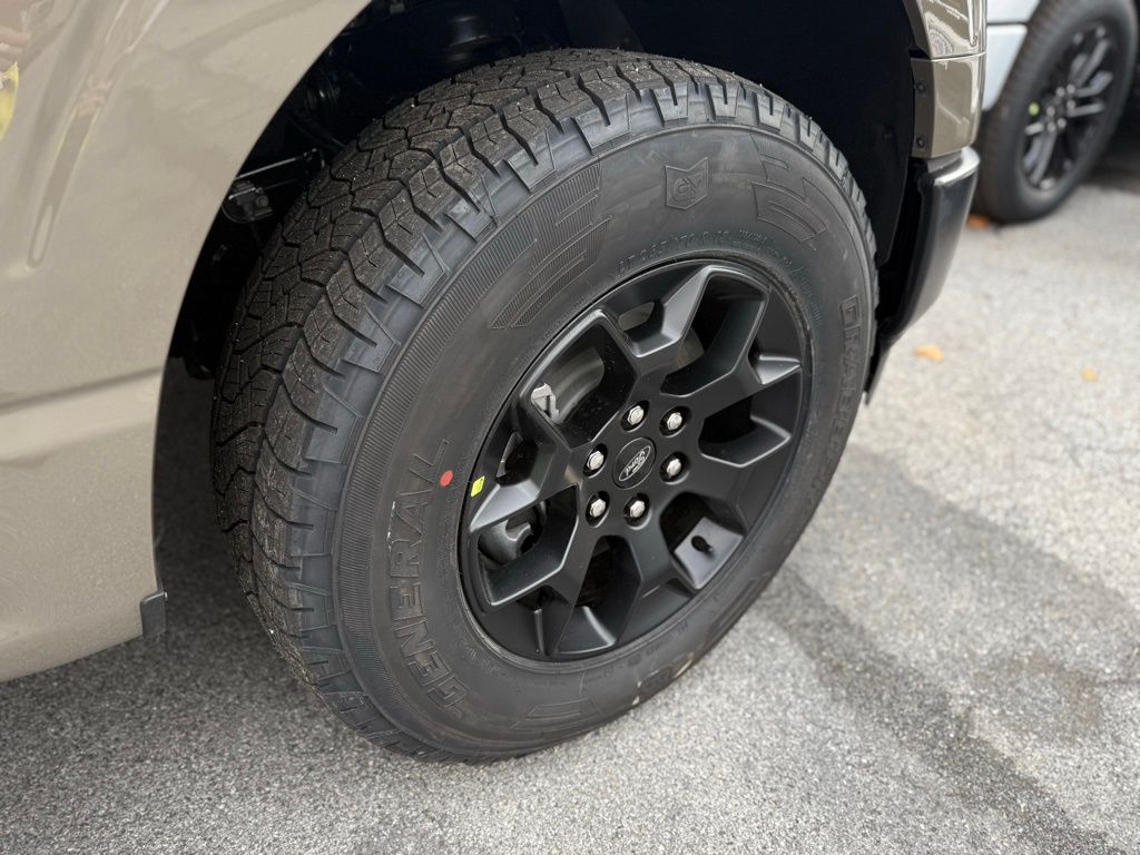 2025 Ford F-150 STX photo 4