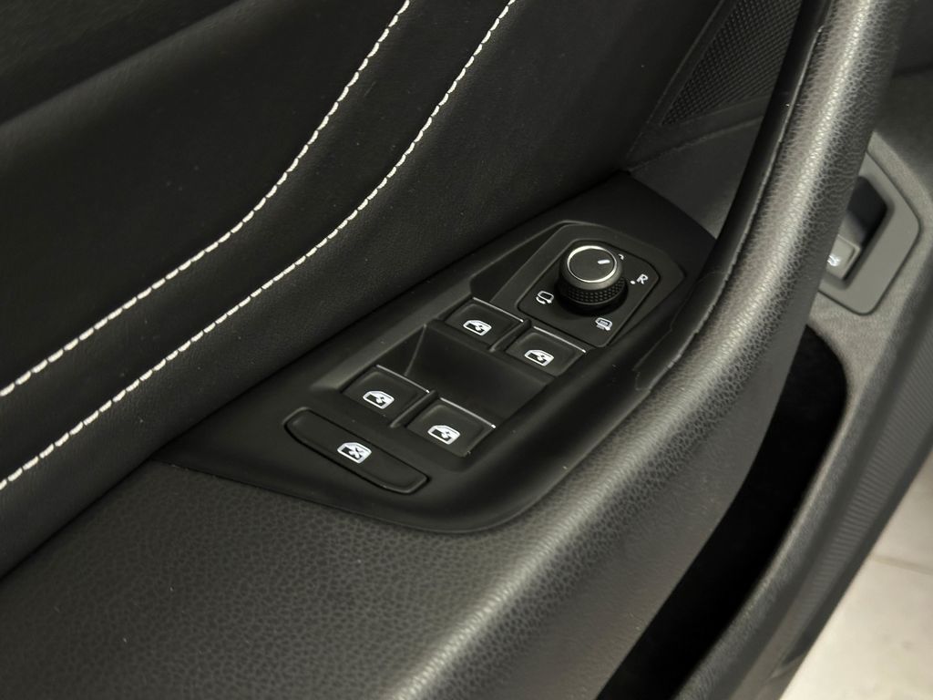 2023 Volkswagen Arteon SEL R-Line photo 23