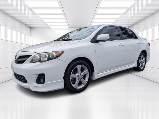 2013 Toyota Corolla S's photo