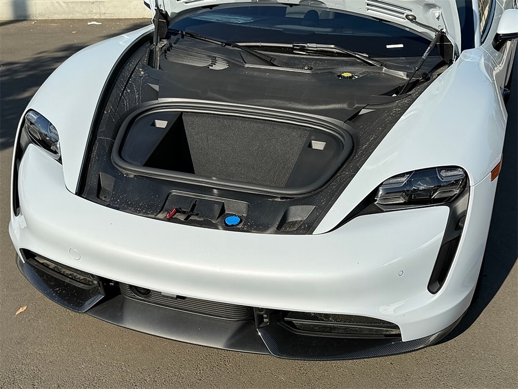 2024 Porsche Taycan Turbo S photo 34