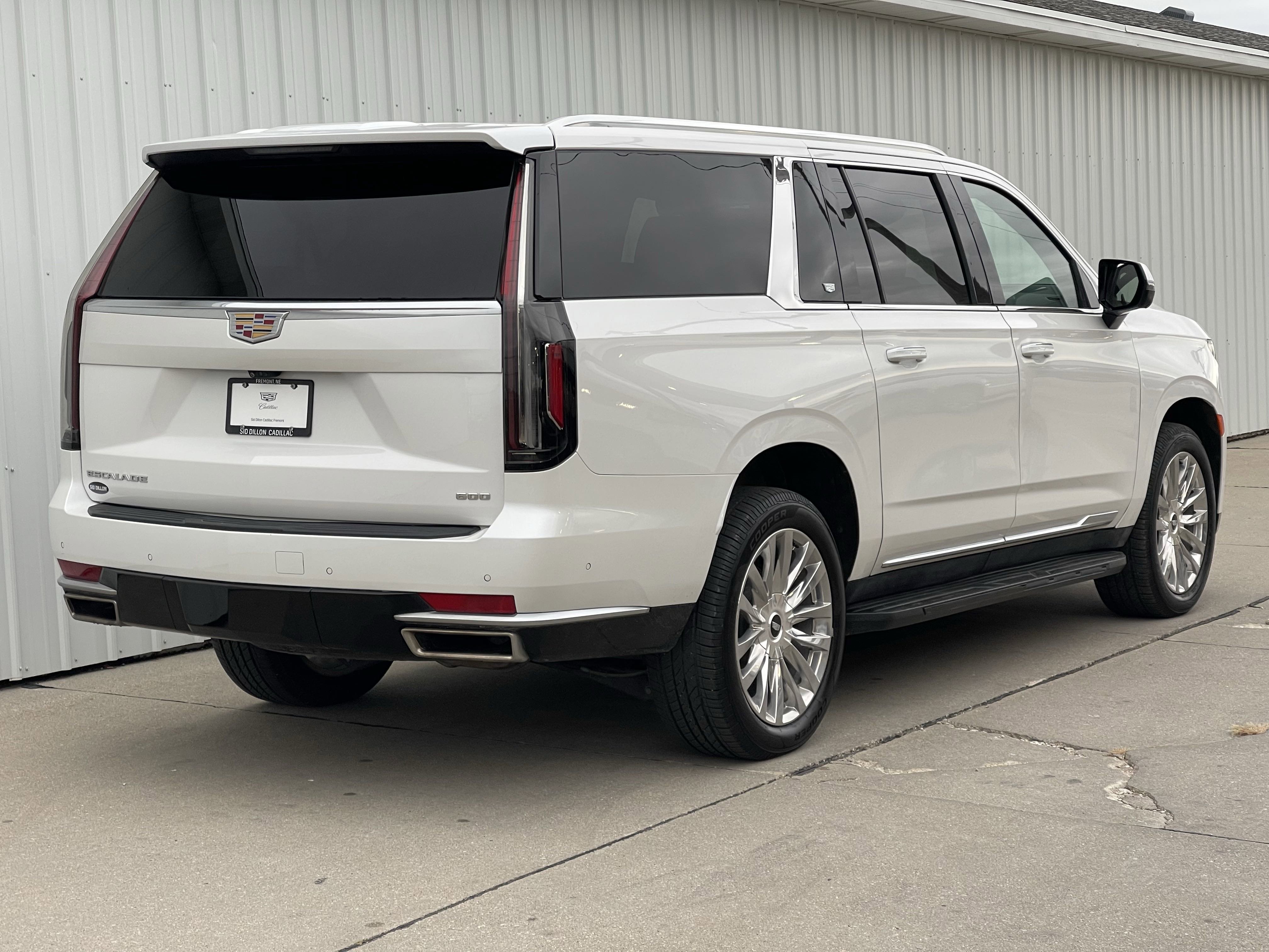 2023 Cadillac Escalade ESV Premium Luxury photo 13