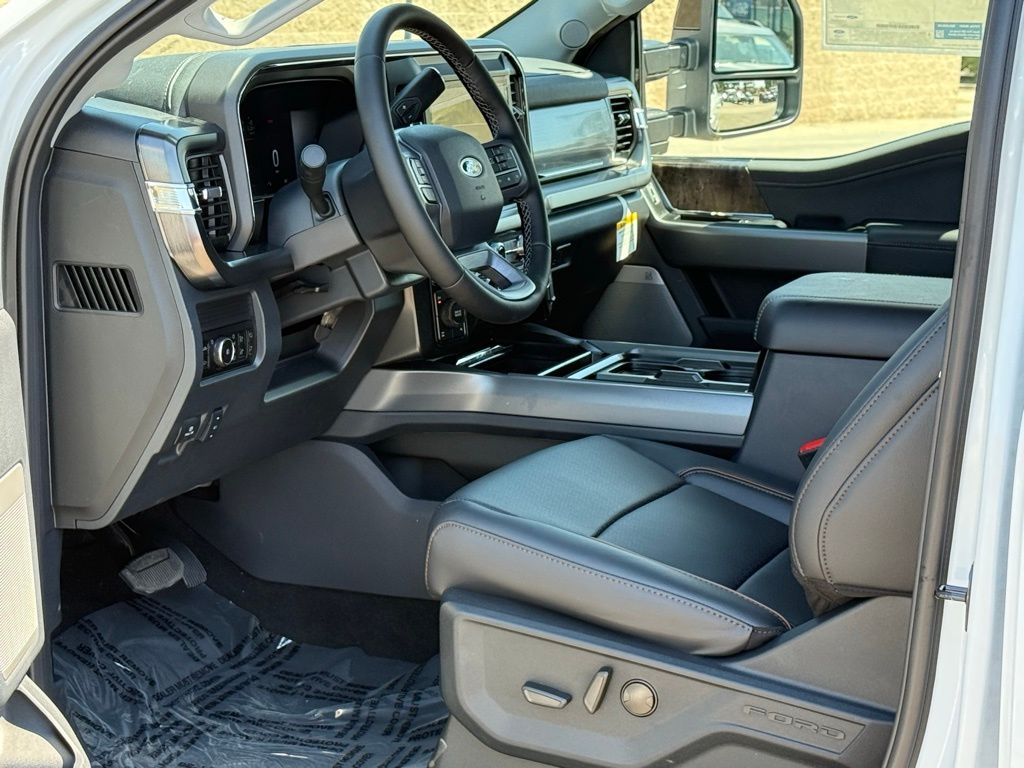 2026 Ford F-250 Lariat photo 5