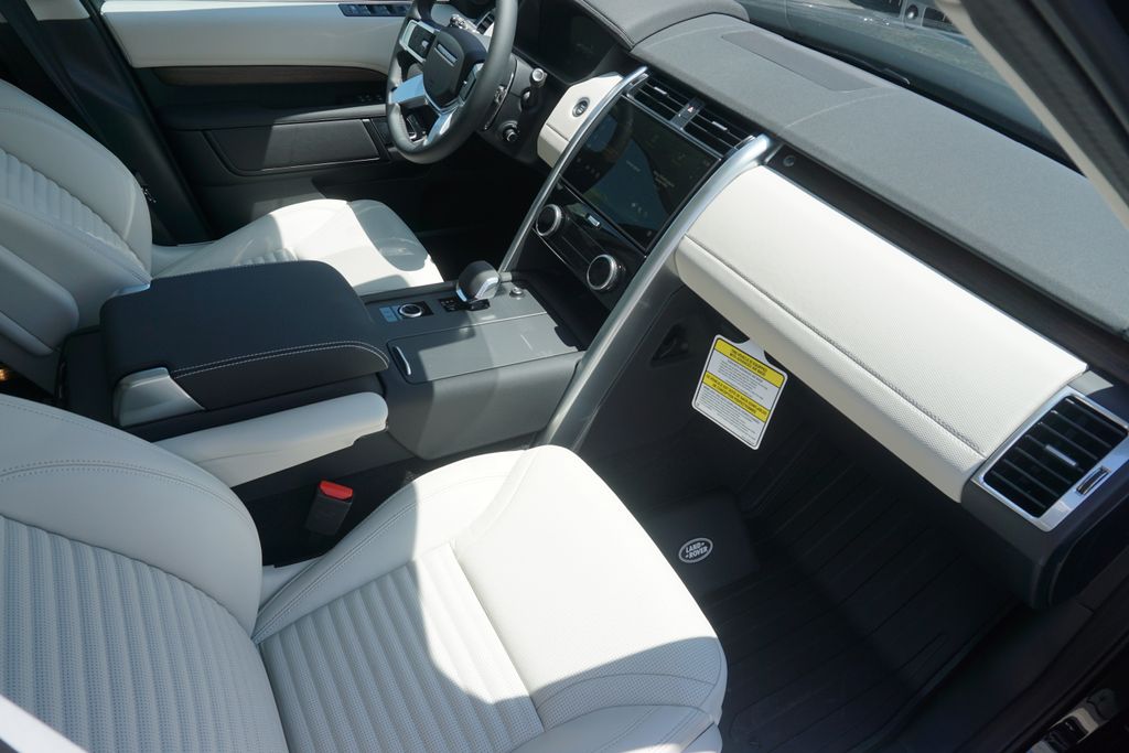 2025 Land Rover Discovery SE photo 22