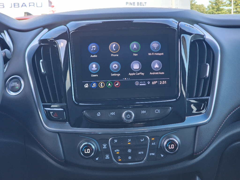 2022 Chevrolet Traverse RS photo 2