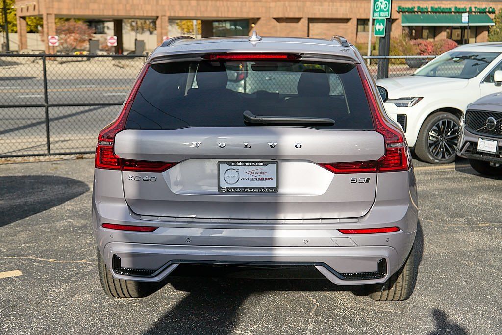 2026 VOLVO XC60 - Image 7