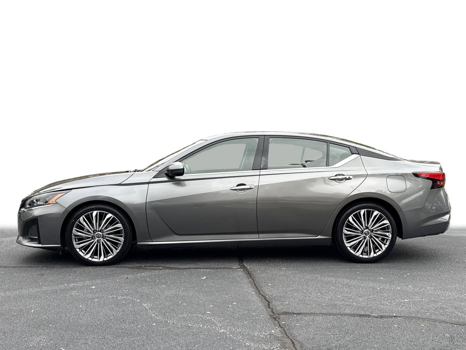 2023 Nissan Altima 2.5 SL photo 2