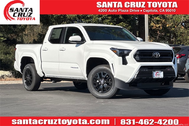 2025 Toyota Tacoma SR5's photo
