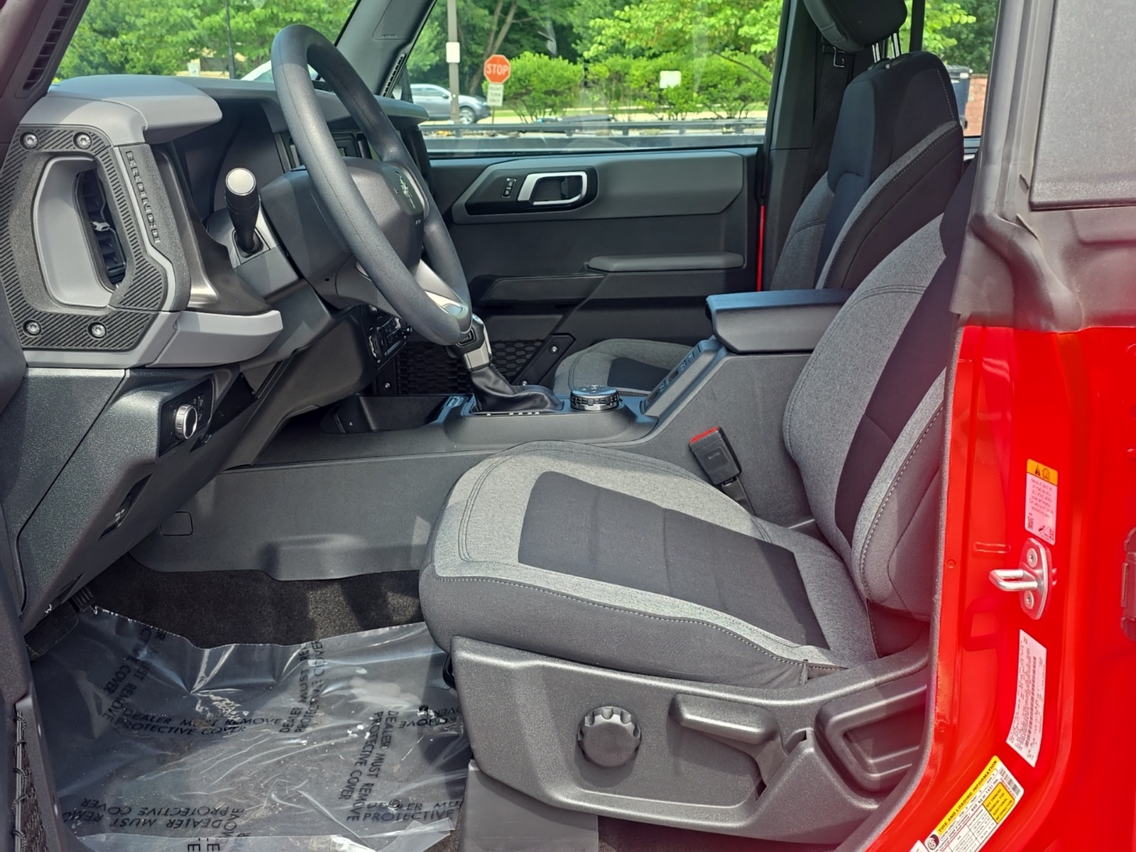 2023 Ford Bronco Base photo 4