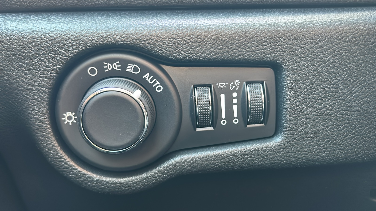 2026 Chrysler Voyager LX photo 24