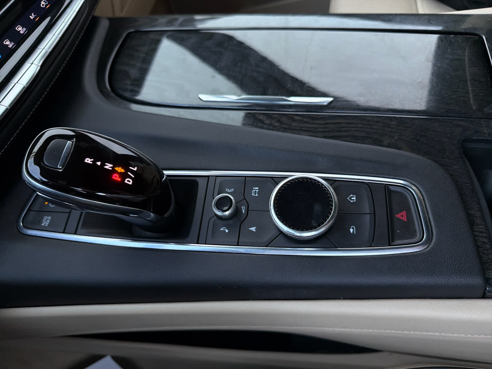 2021 Cadillac Escalade Premium Luxury photo 23