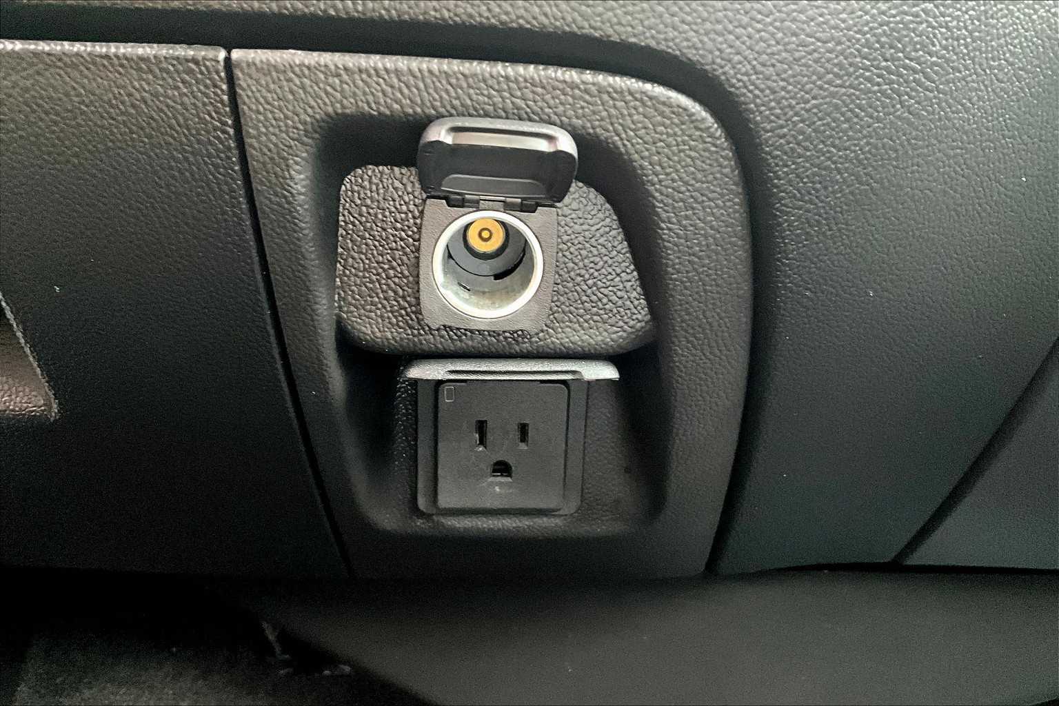 2016 Chevrolet Silverado 1500 LT photo 26