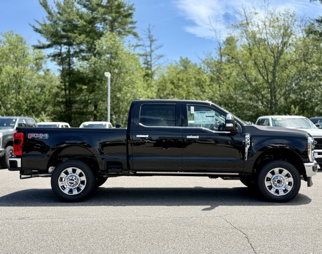 2025 Ford F-350 Lariat photo 3