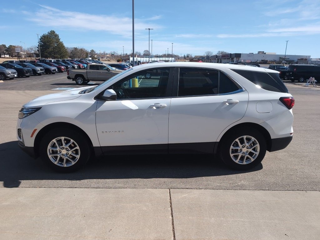 2024 Chevrolet Equinox LT photo 5
