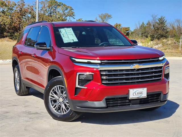 2025 Chevrolet Traverse LT's photo