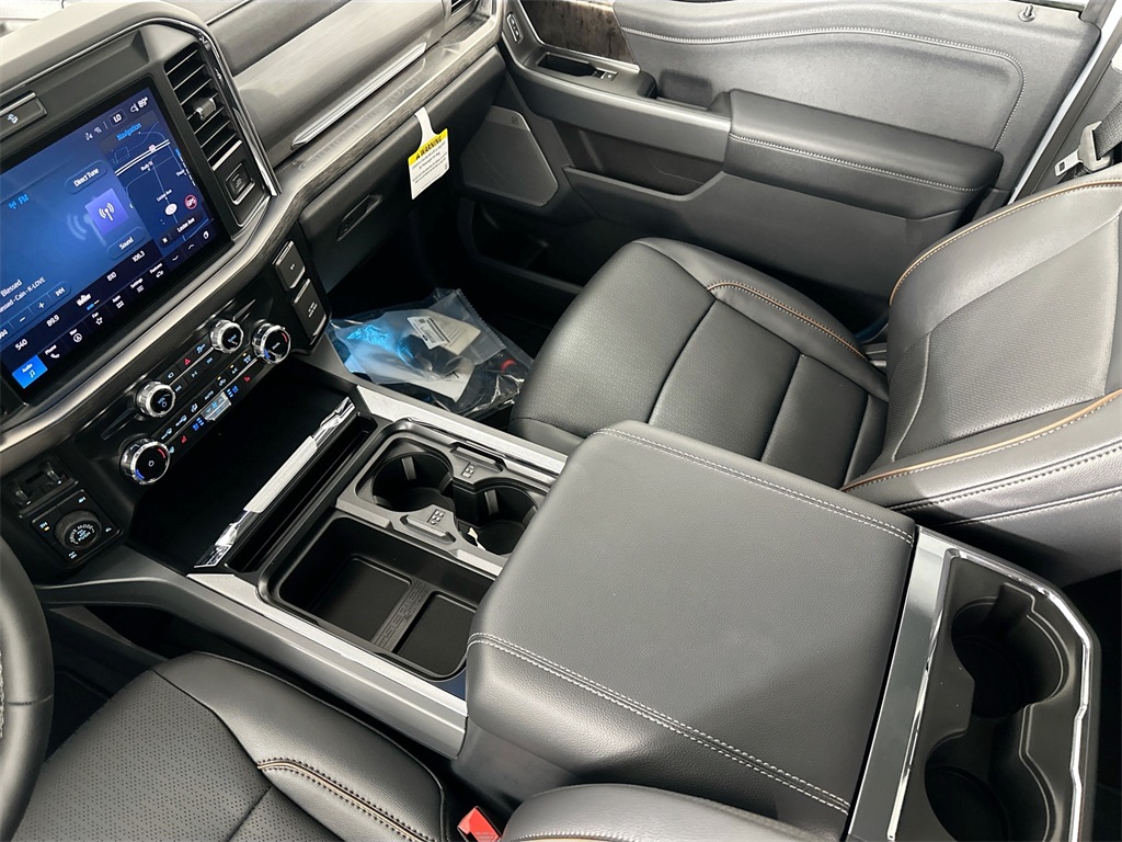 2025 Ford F-250 Lariat photo 23