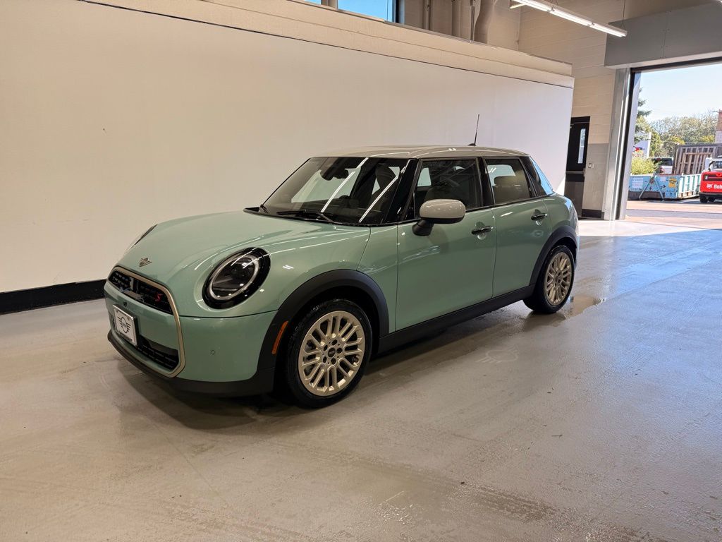 2026 MINI Hardtop 4 Door S's photo