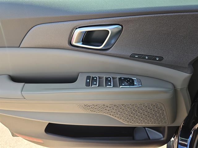2026 Kia Carnival EX photo 13
