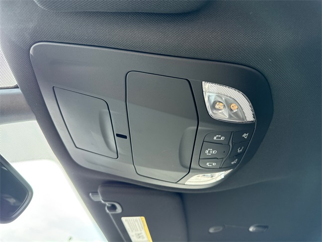 2025 Chrysler Pacifica photo 26