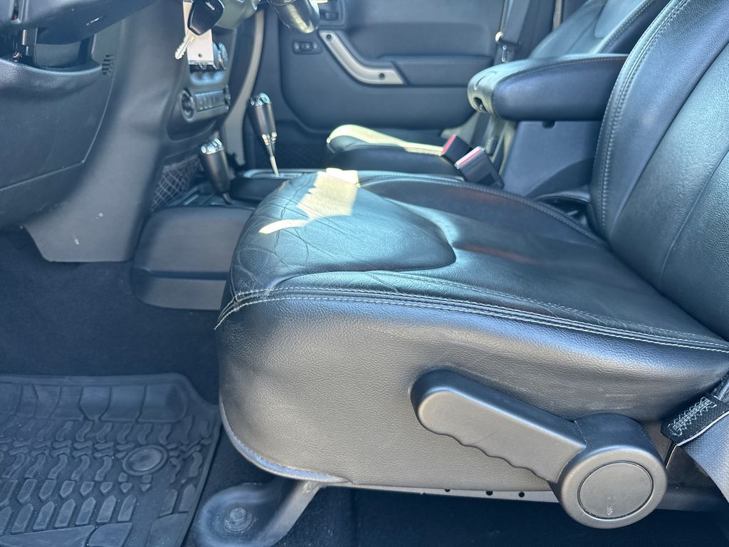 2018 Jeep Wrangler Unlimited Altitude photo 10