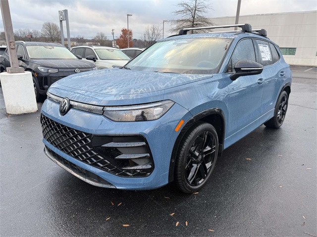 2026 Volkswagen Tiguan SE R-Line Black photo 2