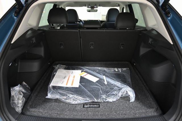 2025 Volkswagen Tiguan SE photo 17