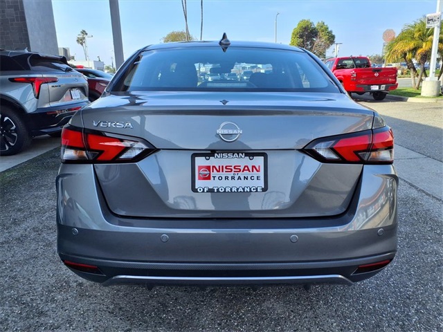 2025 Nissan Versa SV photo 9